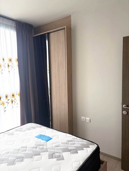 bedroom and room interior of THE LINE Wongsawang