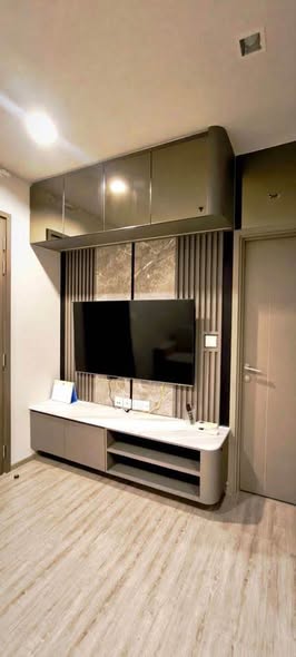 room interior of THE LINE Wongsawang