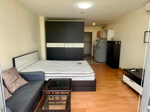 bedroom of The Link Sukhumvit 50