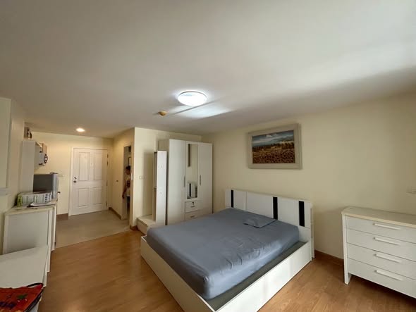 bedroom of The Link Sukhumvit 50