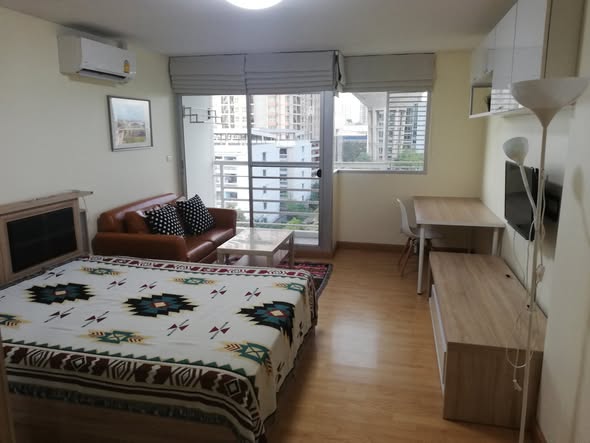 bedroom of The Link Sukhumvit 50