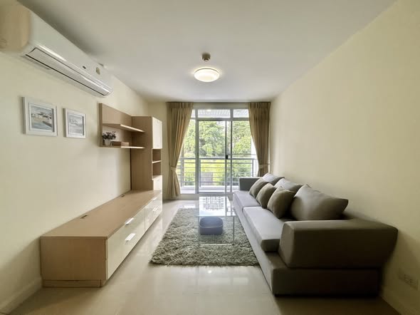 bedroom and living room of The Link Sukhumvit 50