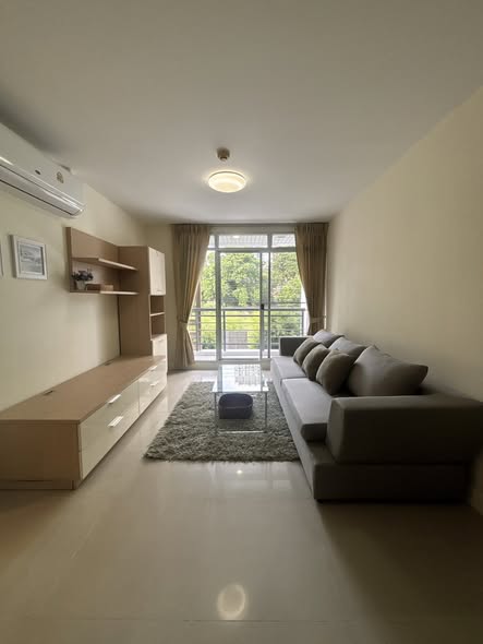 bedroom and living room of The Link Sukhumvit 50
