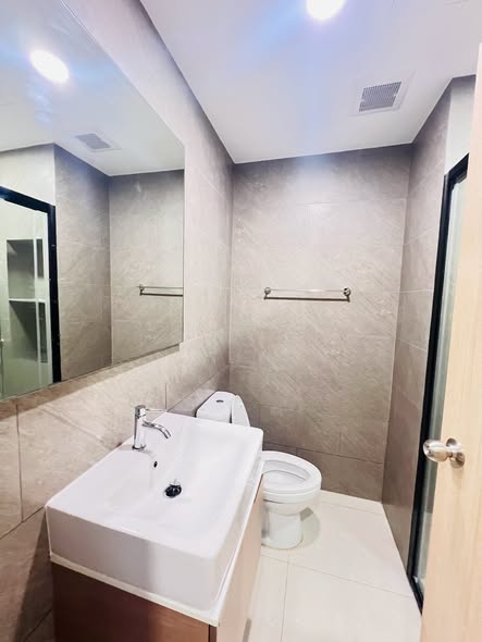 bathroom of The LIVIN Phetkasem