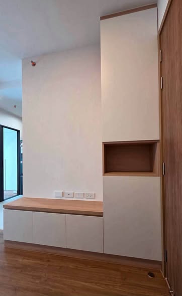 room interior and kitchen of The Livin Ramkhamhaeng : เดอะ ลิฟวิ่น รามคำแหง