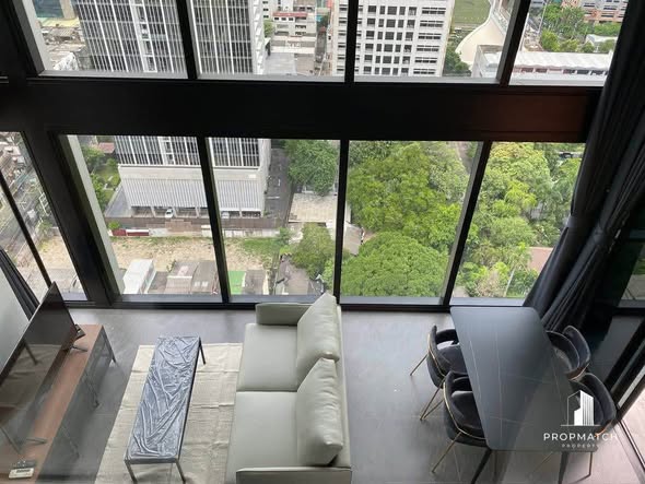 living room of The Lofts Silom by Raimon Land