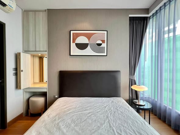 bedroom of The Lumpini 24