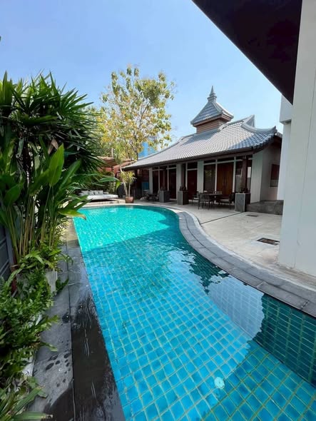 pool of The M Pool Villas Bangkok – Ekkamai