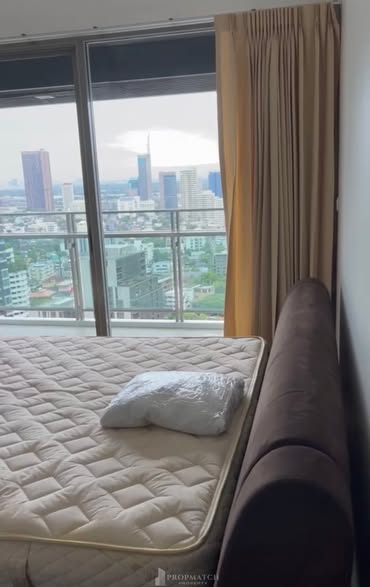 bedroom of The Madison