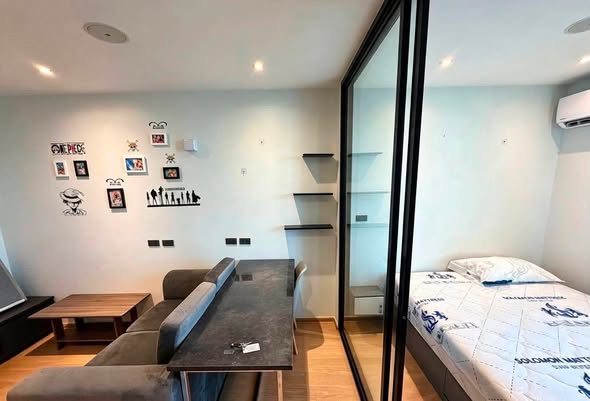 bedroom and room interior of The Matt Sathorn-Thaphra