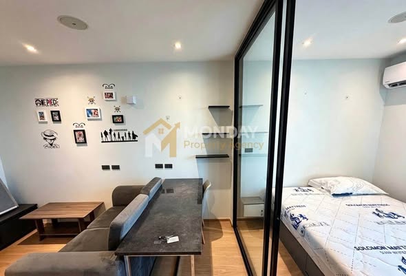 bedroom and room interior of The Matt Sathorn-Thaphra