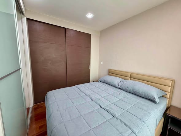 bedroom of The Metropolis Samrong