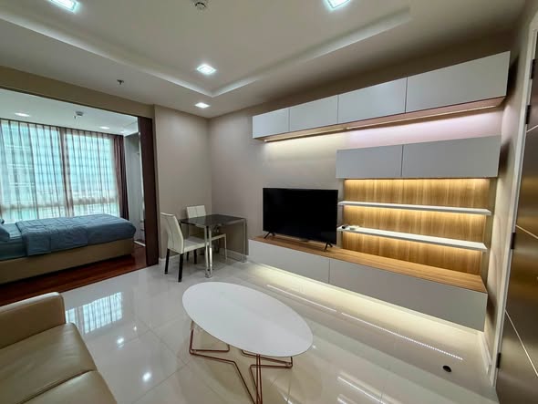 bedroom of The Metropolis Samrong