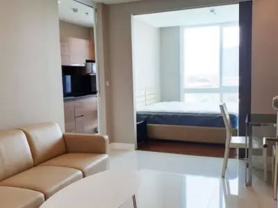 bedroom of The Metropolis Samrong