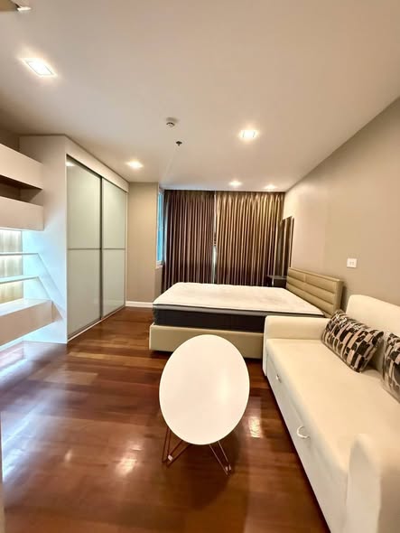 bedroom and room interior of The Metropolis Samrong