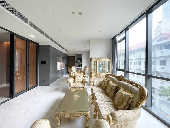 living room of The Monument Thong Lo