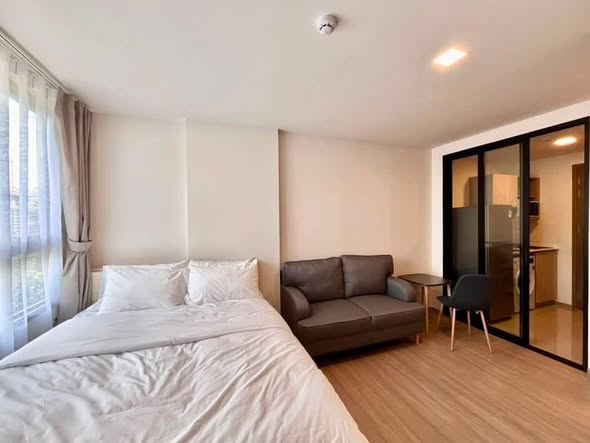 bedroom and room interior of THE MUVE Sukhumvit 107