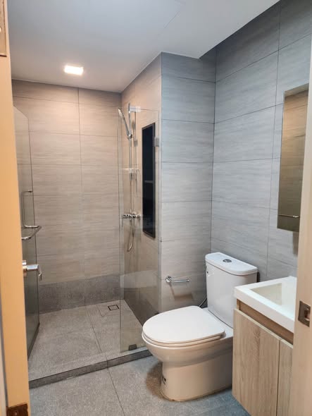 room interior and bathroom of The Nest Chula-Samyan
