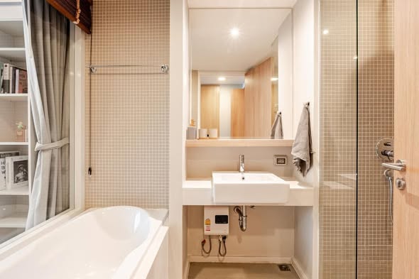 bathroom of The Nest Ploenchit