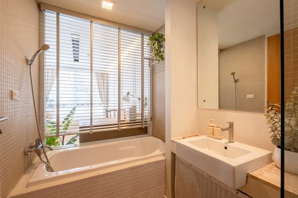 bathroom of The Nest Ploenchit