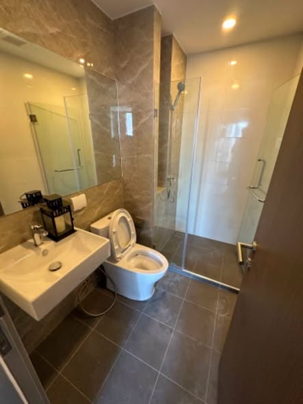 room interior and bathroom of The Origin Ladprao-Bangkapi
