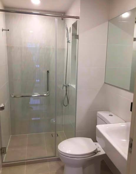 room interior and bathroom of The Origin Sukhumvit 105