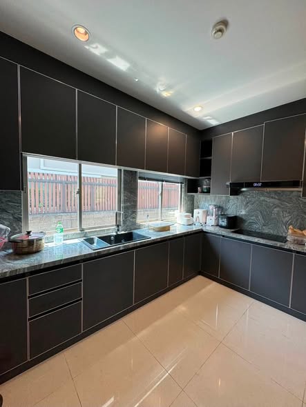 kitchen of The Palm Krungthepkreetha – Wongwaen