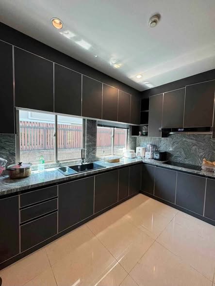 kitchen of The Palm Krungthepkreetha – Wongwaen