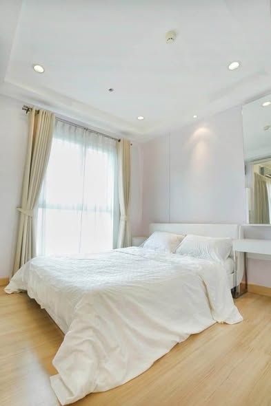 bedroom of The Parkland Srinakarin Lakeside