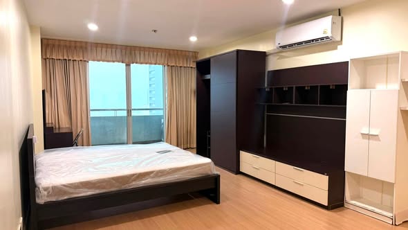 bedroom of The Platinum Condominium