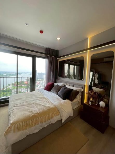 bedroom of The Politan Aqua