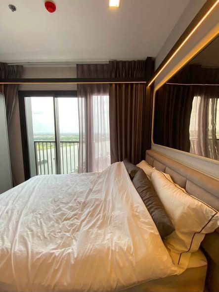 bedroom of The Politan Aqua