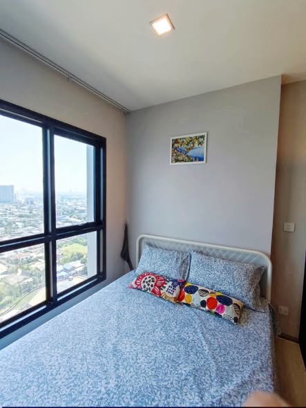 bedroom of The Politan Rive