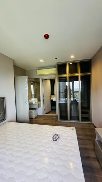 bedroom of The Politan Rive