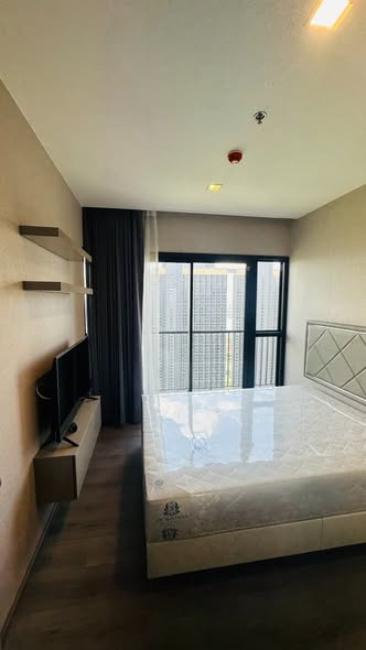 bedroom of The Politan Rive