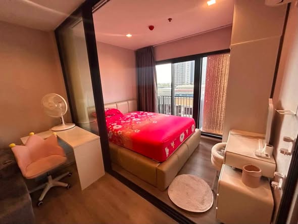 bedroom of The Politan Rive