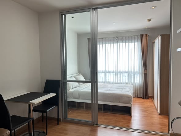 bedroom and room interior of The President Sathon-Ratchaphruek 1