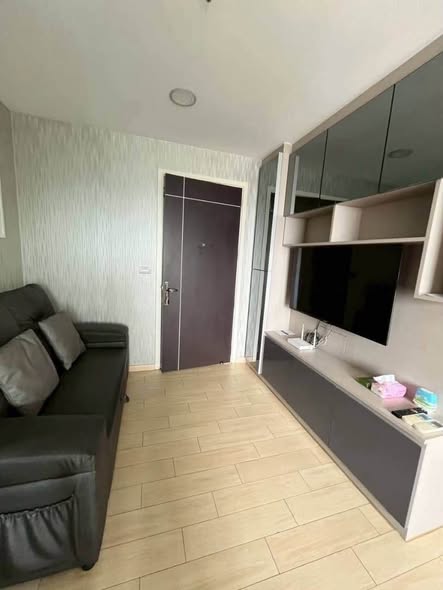 bedroom and room interior of The President Sathon-Ratchaphruek 3