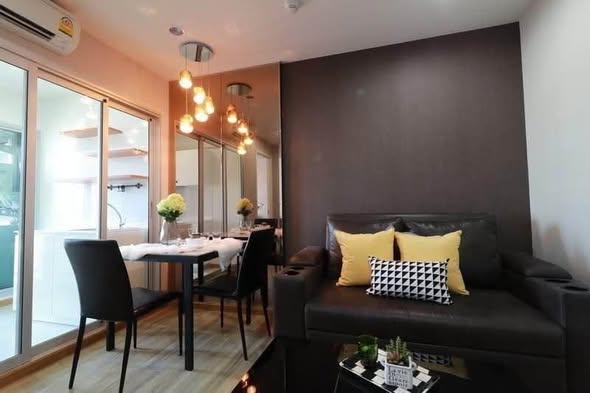 living room of The President Sathon-Ratchaphruek 3