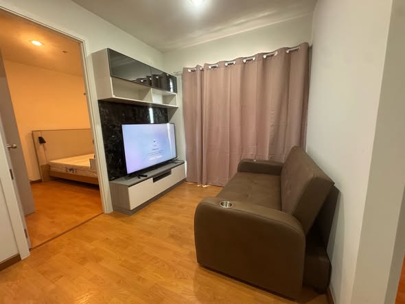 bedroom and room interior of The President Sukhumvit Samut Prakan