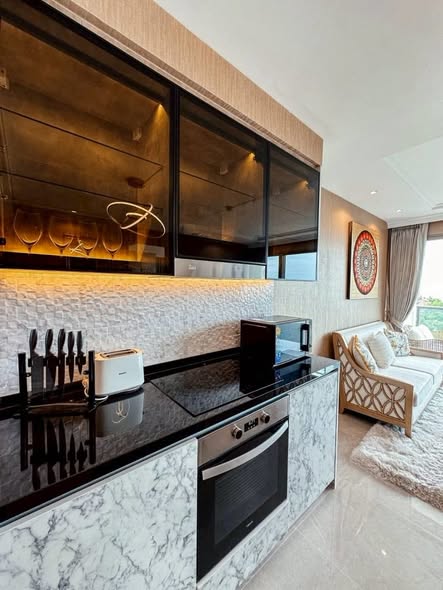 kitchen of The Riviera Monaco เดอะ ริเวียร่า โมนาโค