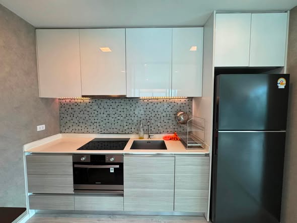 kitchen of The Room Sukhumvit 21