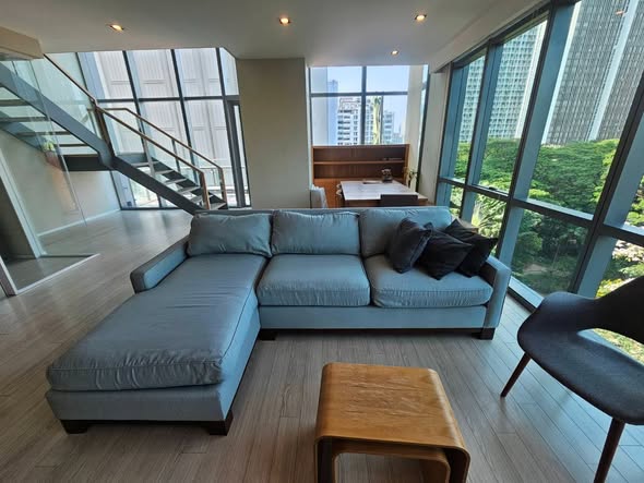 living room of The Room Sukhumvit 21