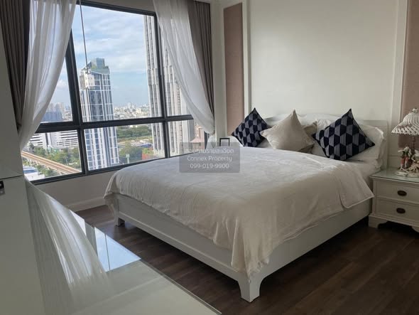 bedroom of The Room Sukhumvit 62