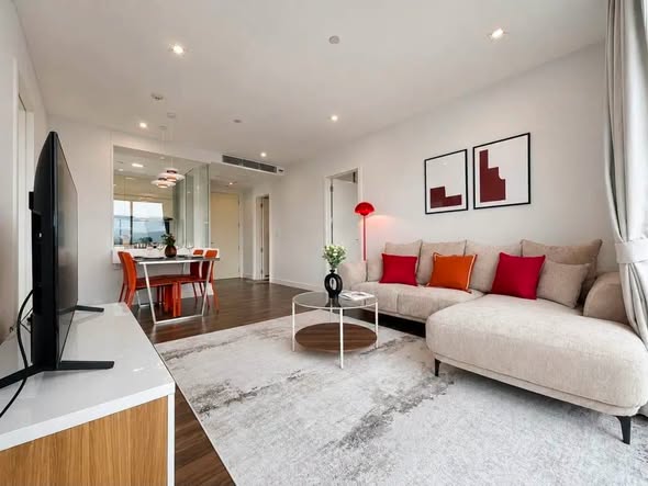 living room of The Room Sukhumvit 62