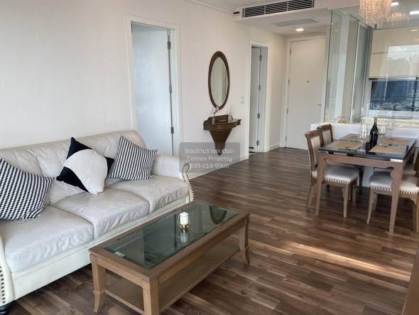 living room of The Room Sukhumvit 62