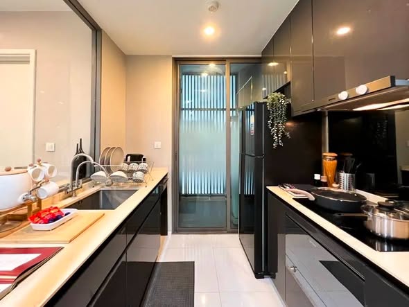 kitchen of The Room Sukhumvit 69