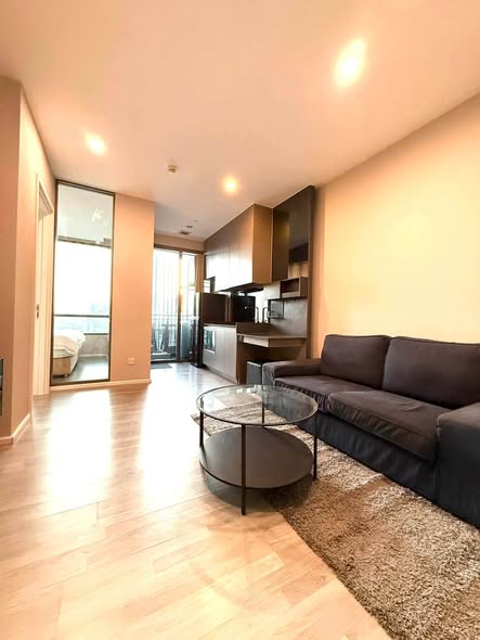 living room of The Room Sukhumvit 69