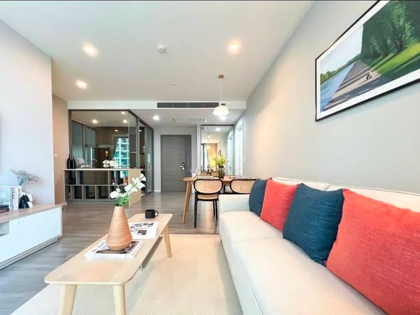 living room of The Room Sukhumvit 69