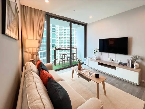 living room of The Room Sukhumvit 69
